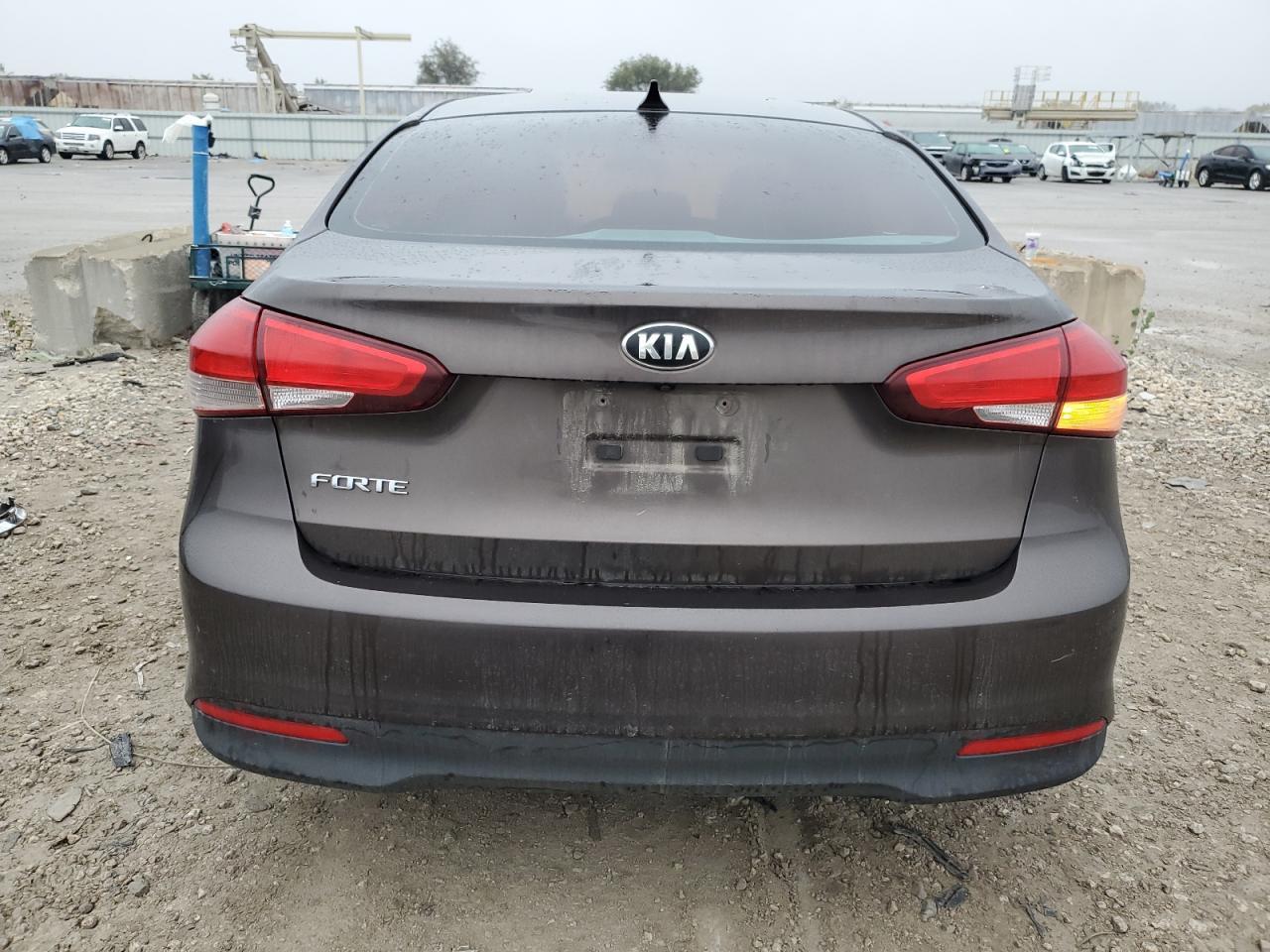 2017 KIA FORTE