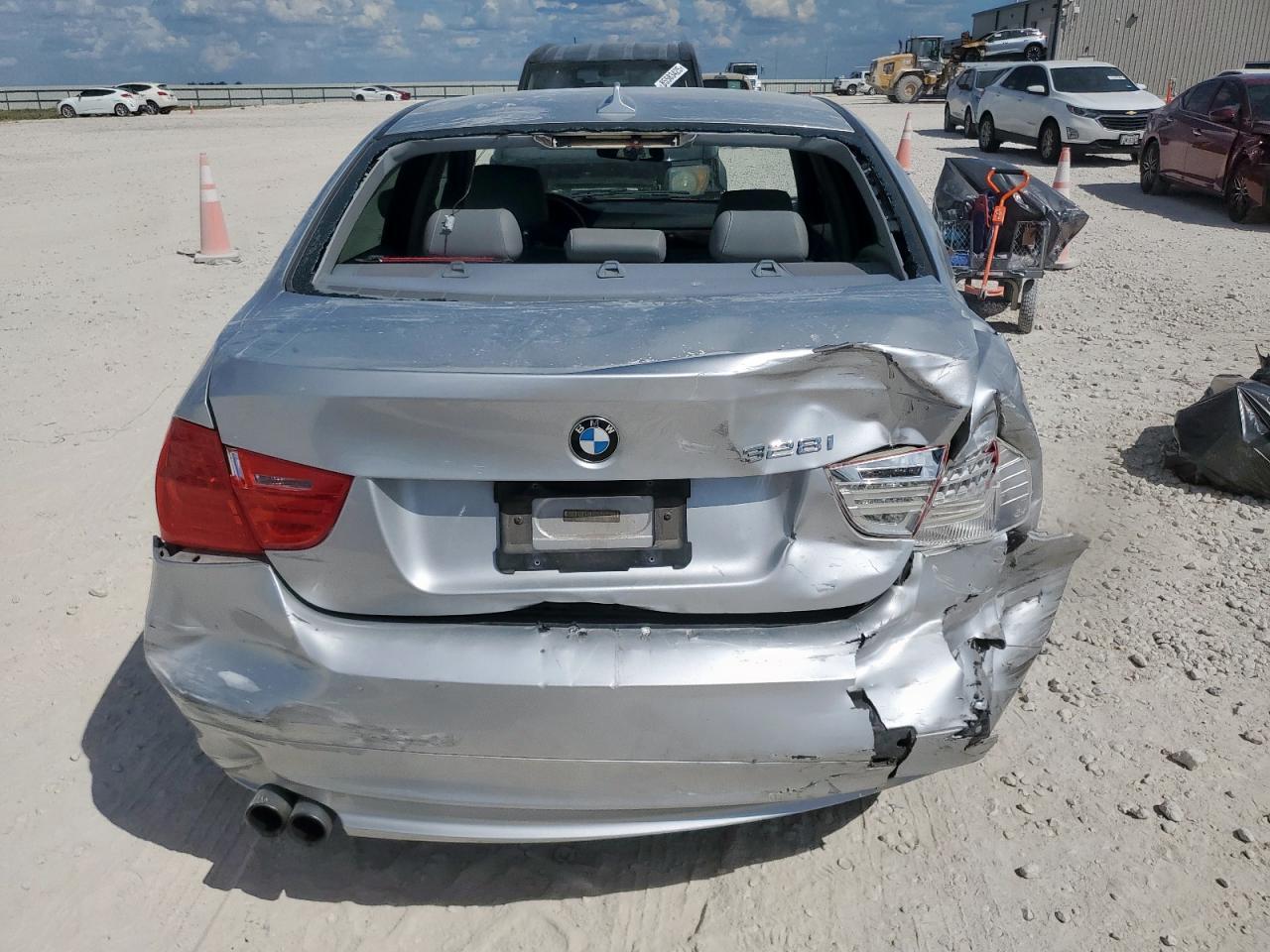 2011 BMW 3 SERIES