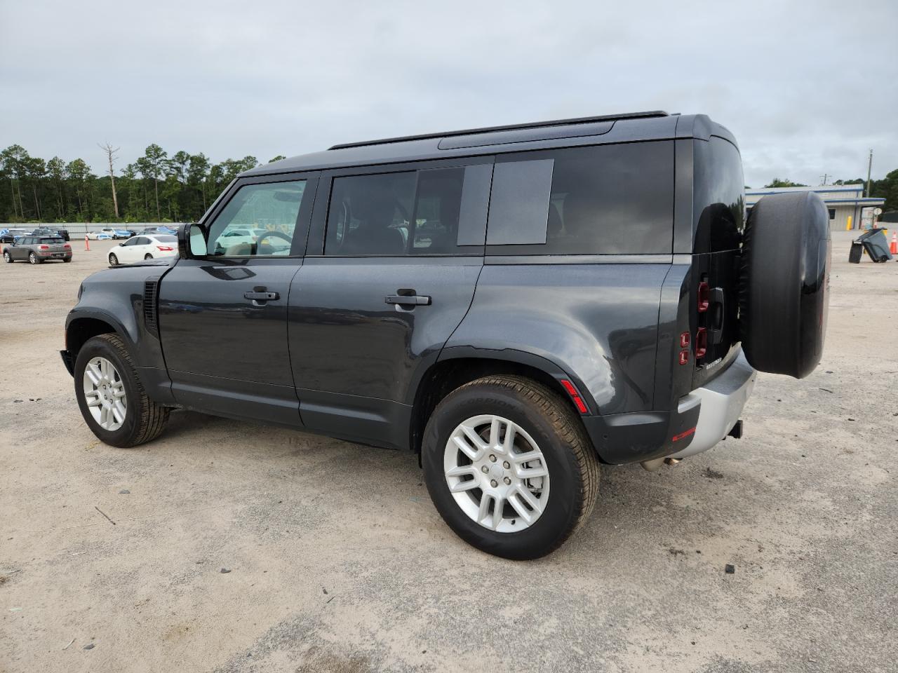 2025 LAND ROVER Defender