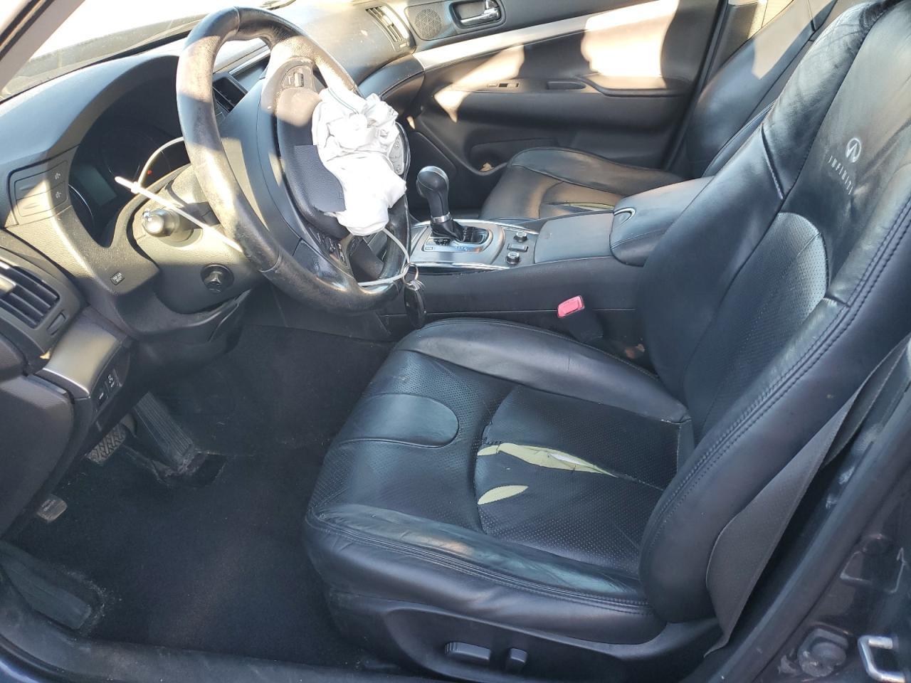 2011 INFINITI G37