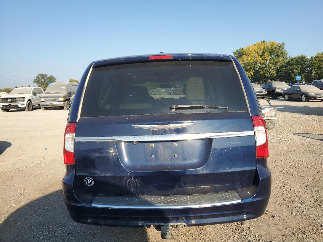 2012 CHRYSLER Town & Country