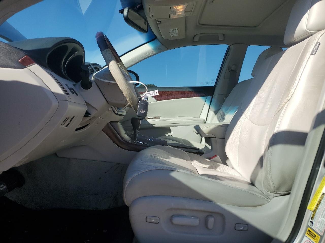 2011 TOYOTA Avalon