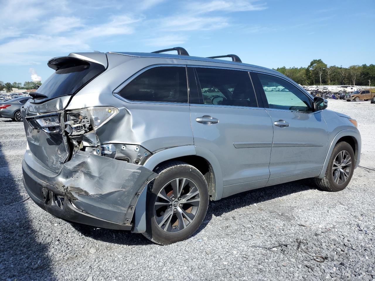 2016 TOYOTA HIGHLANDER