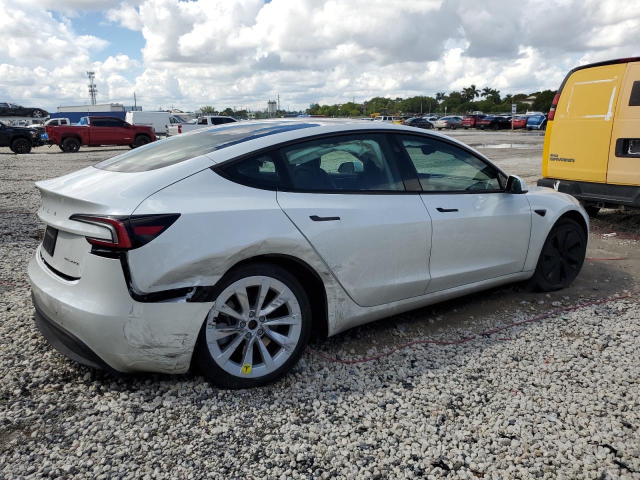 2024 TESLA MODEL 3