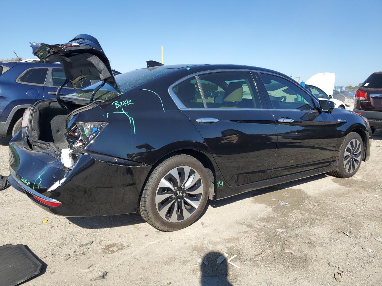 2017 HONDA ACCORD