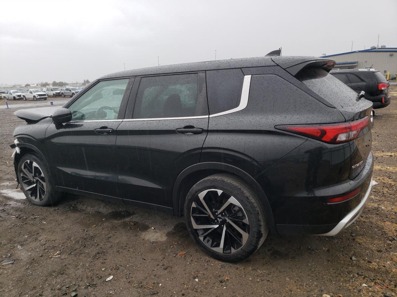 2023 MITSUBISHI outlander
