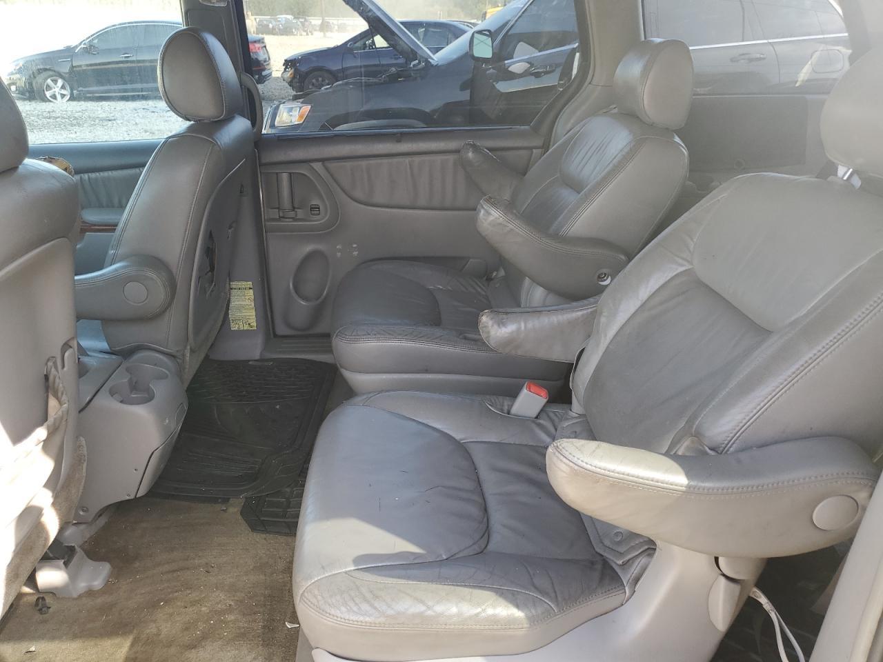 2005 TOYOTA SIENNA