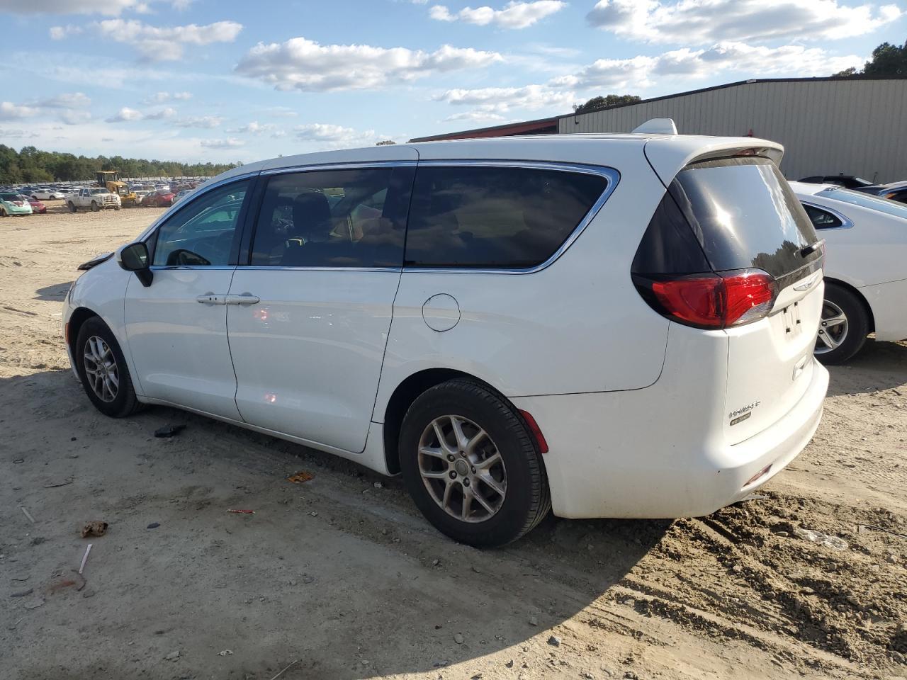2020 CHRYSLER Voyager