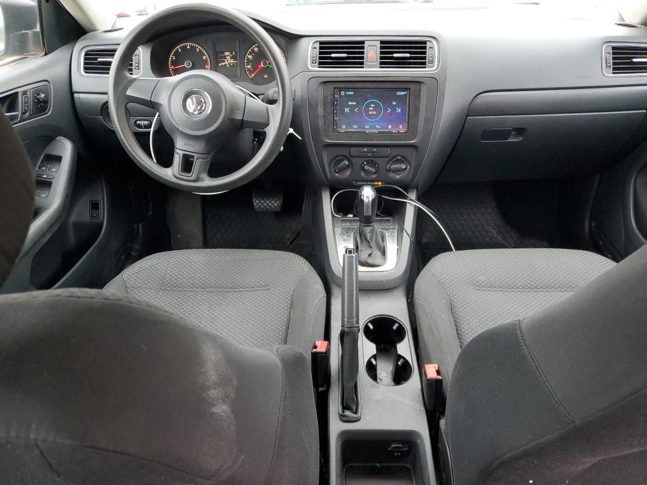 2011 VOLKSWAGEN JETTA