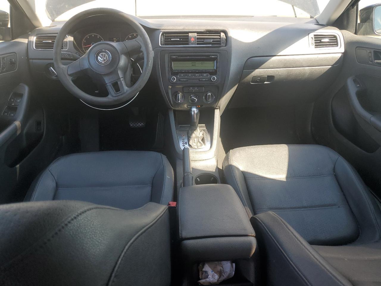 2011 VOLKSWAGEN JETTA