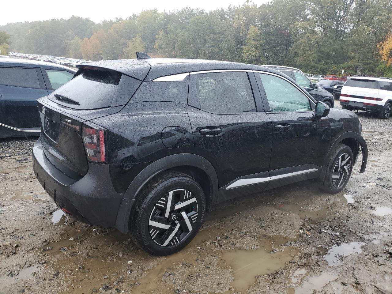 2025 NISSAN KICKS