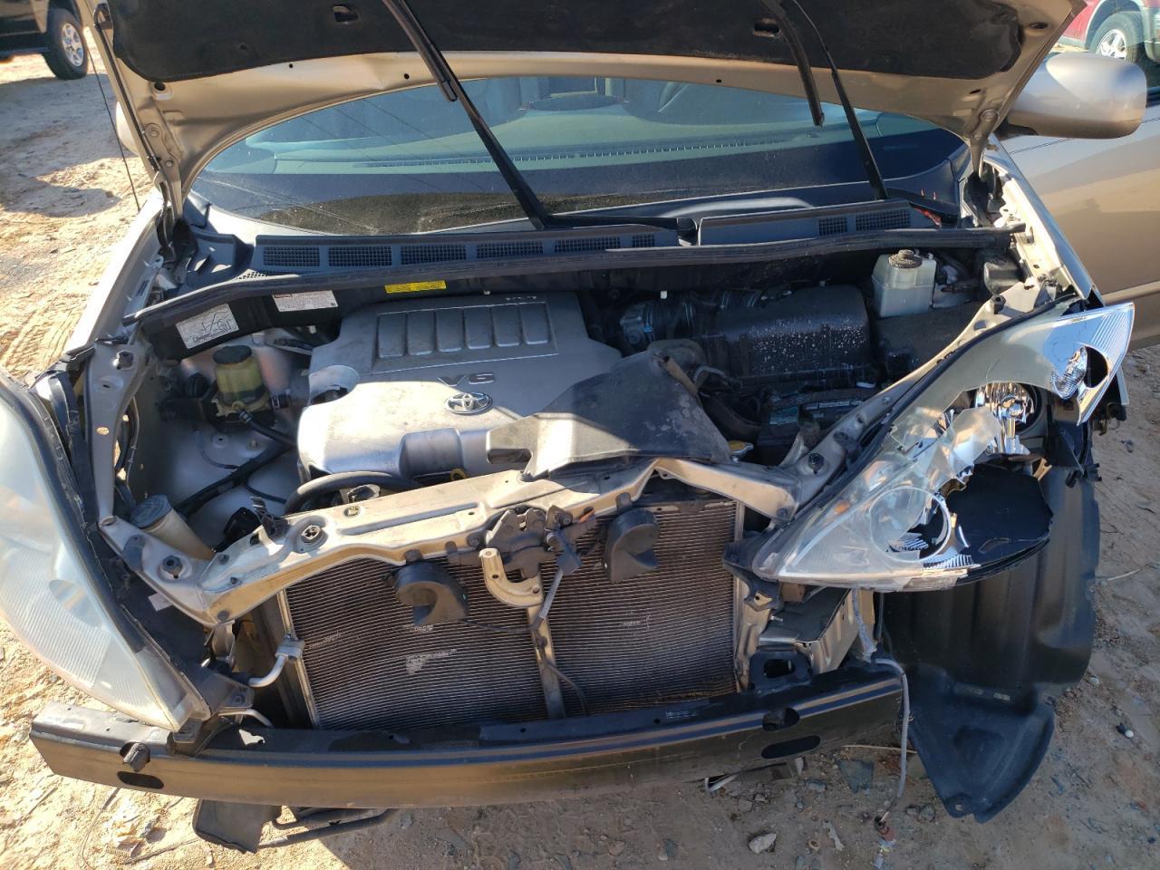2009 TOYOTA SIENNA