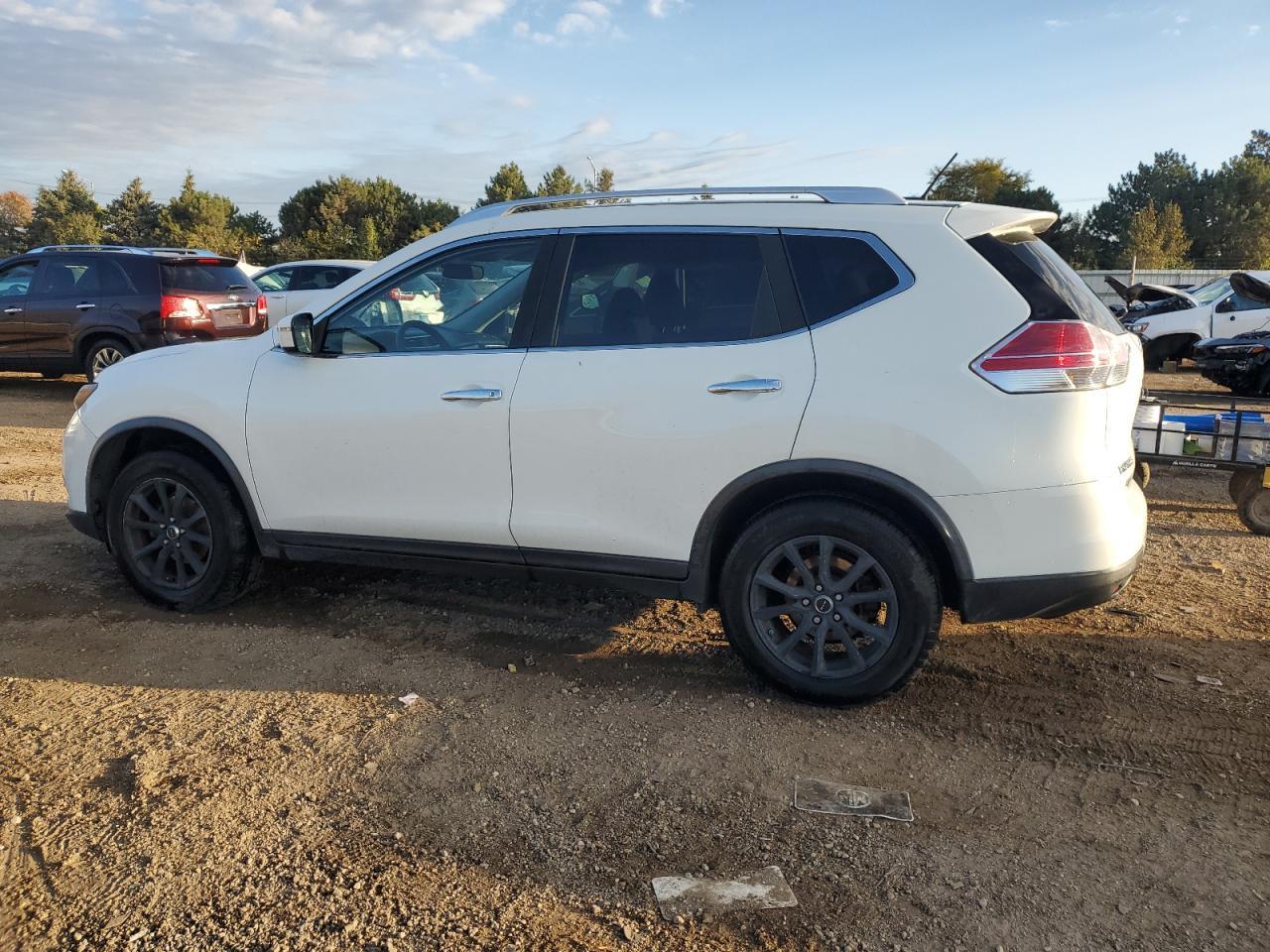 2016 NISSAN ROGUE