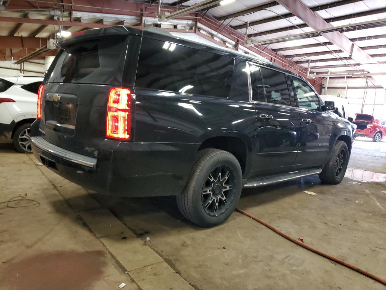 2017 CHEVROLET Suburban