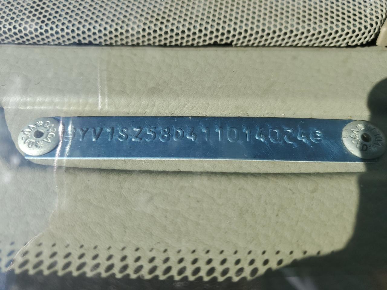 2001 VOLVO V70
