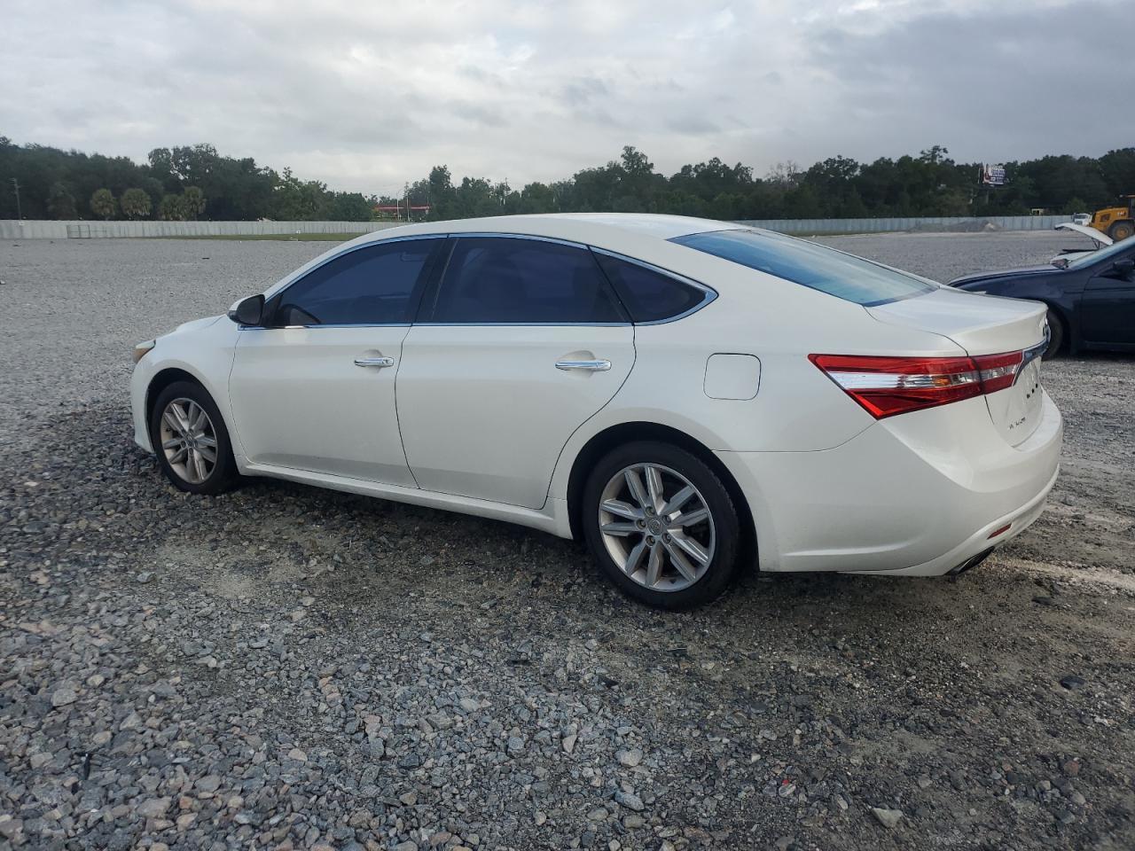 2013 TOYOTA Avalon