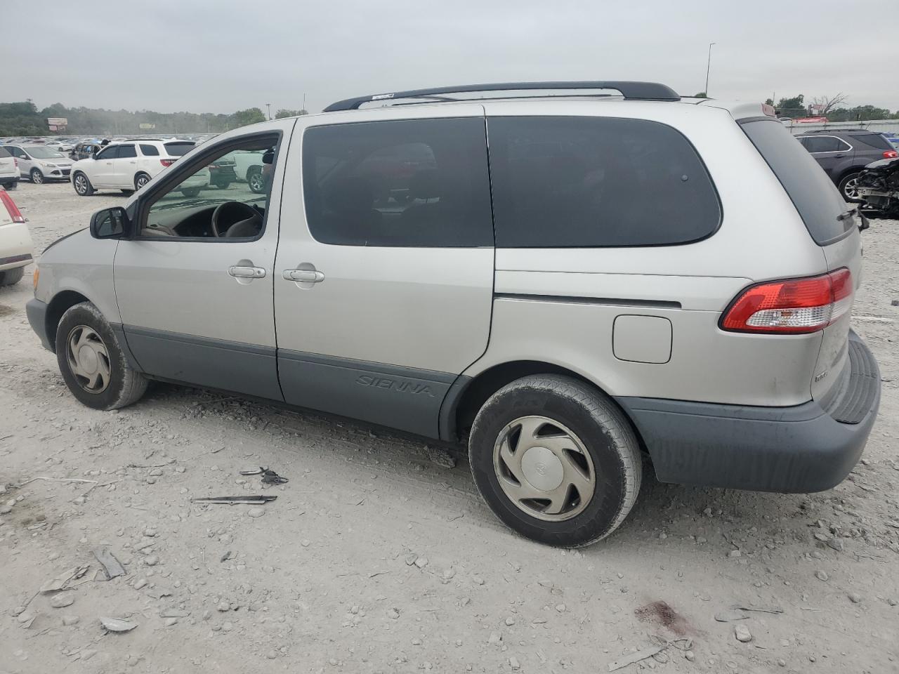 2002 TOYOTA SIENNA