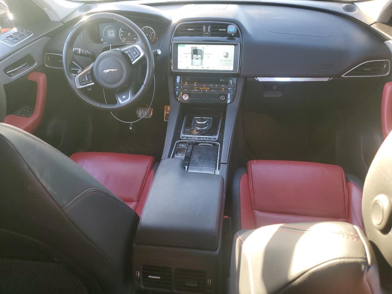 2018 JAGUAR F-Pace