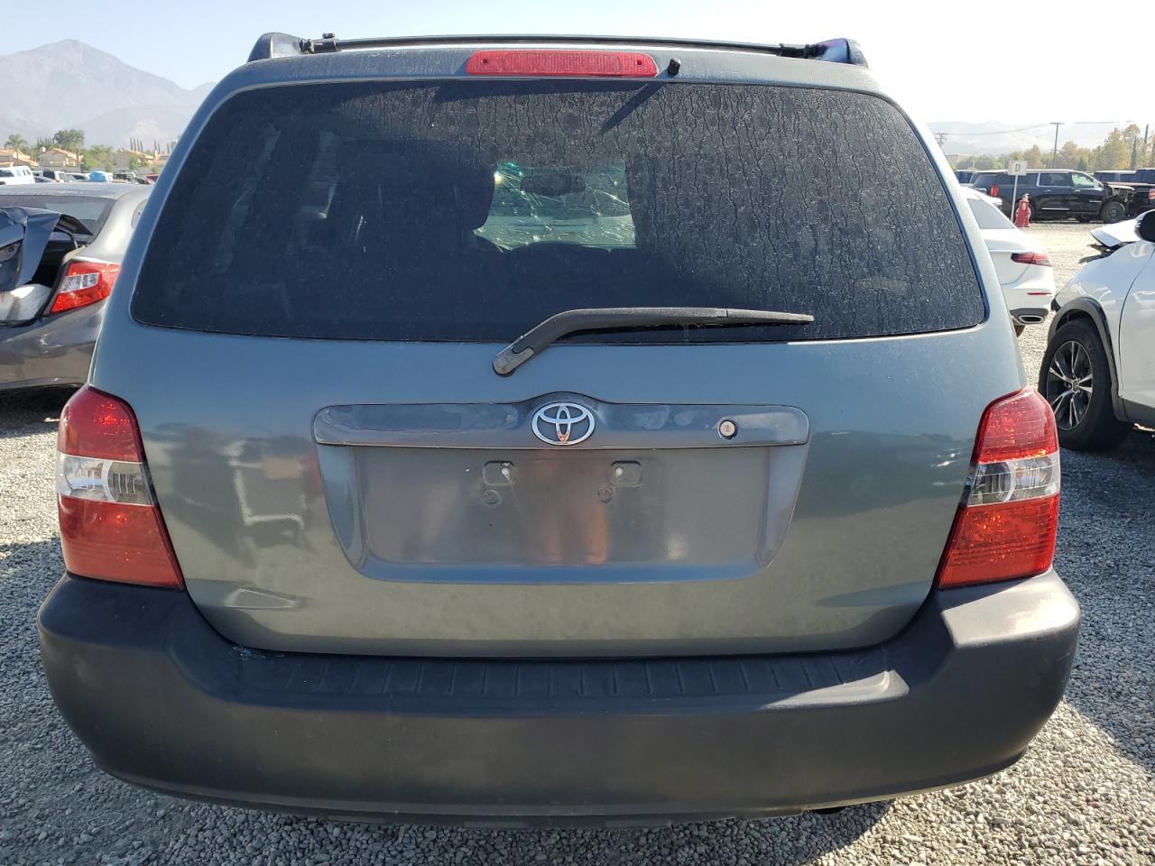2005 TOYOTA HIGHLANDER