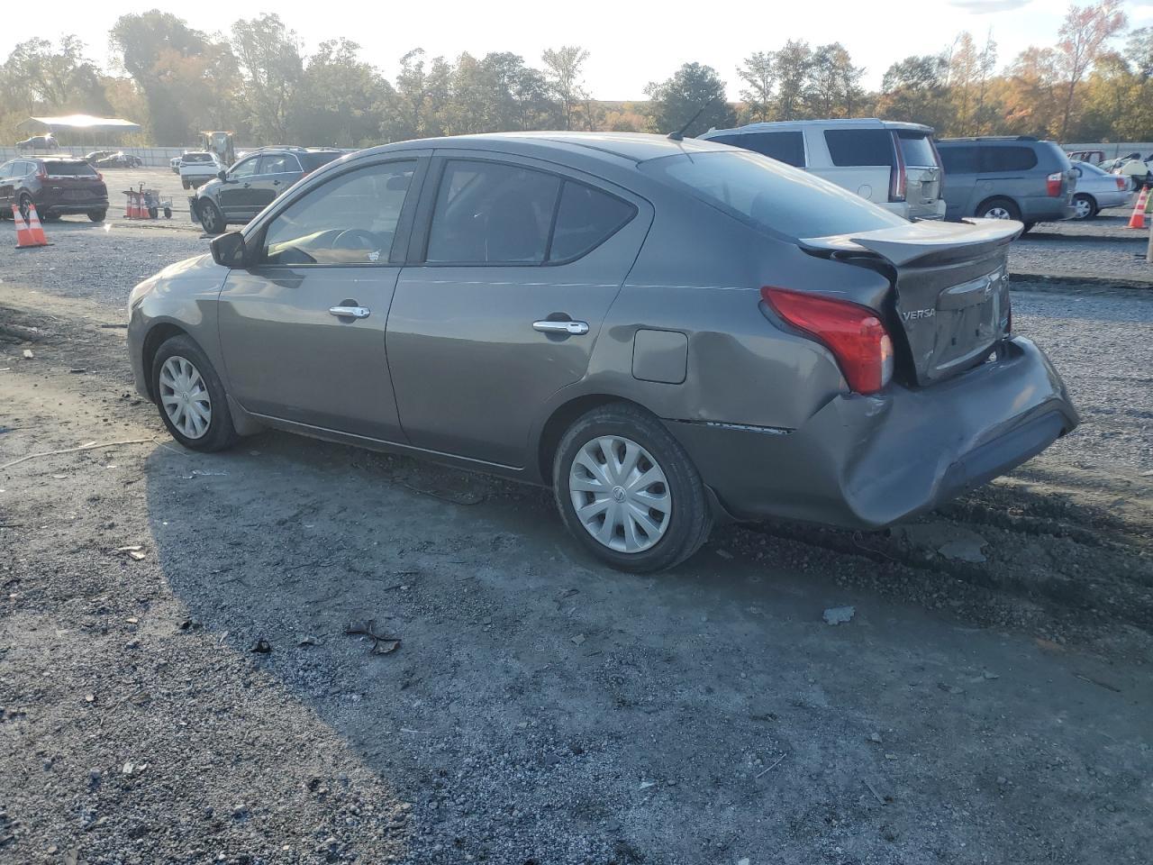2016 NISSAN VERSA