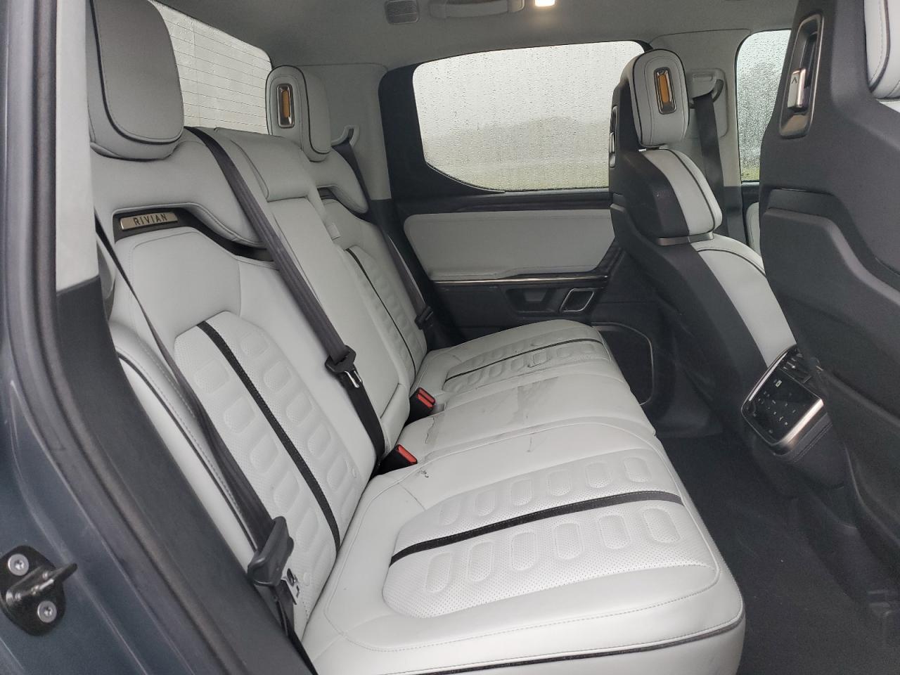 2022 RIVIAN R1t