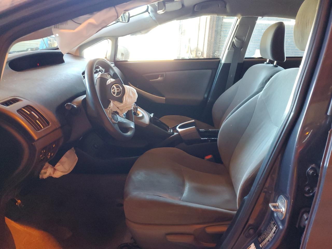2014 TOYOTA Prius Plug-In