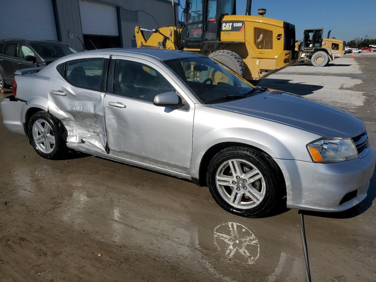 2012 DODGE Avenger