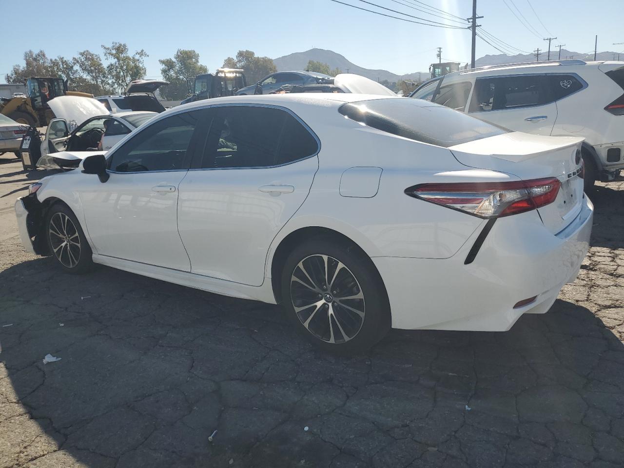 2018 TOYOTA CAMRY