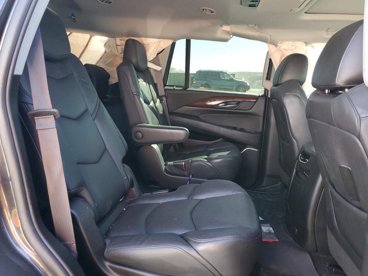 2017 CADILLAC ESCALADE