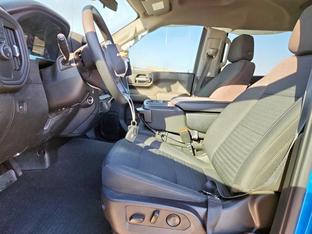 2023 CHEVROLET Silverado