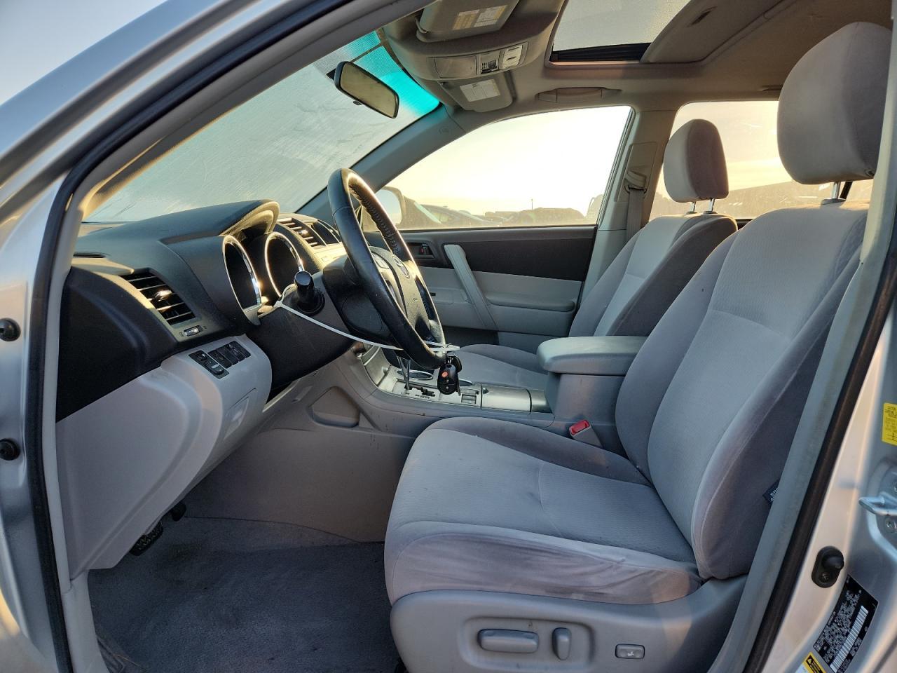 2010 TOYOTA HIGHLANDER