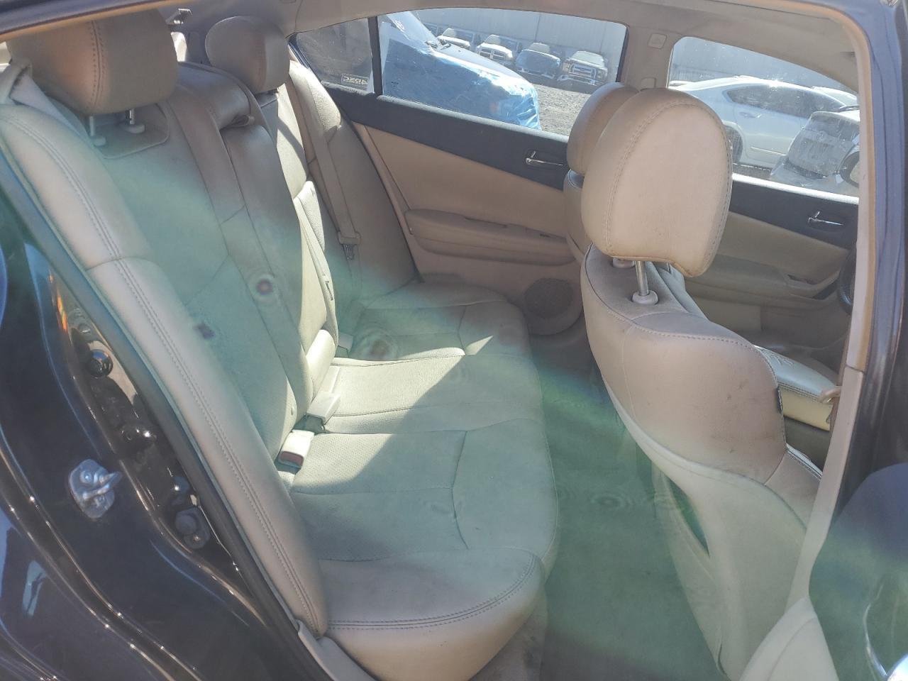 2013 NISSAN Maxima