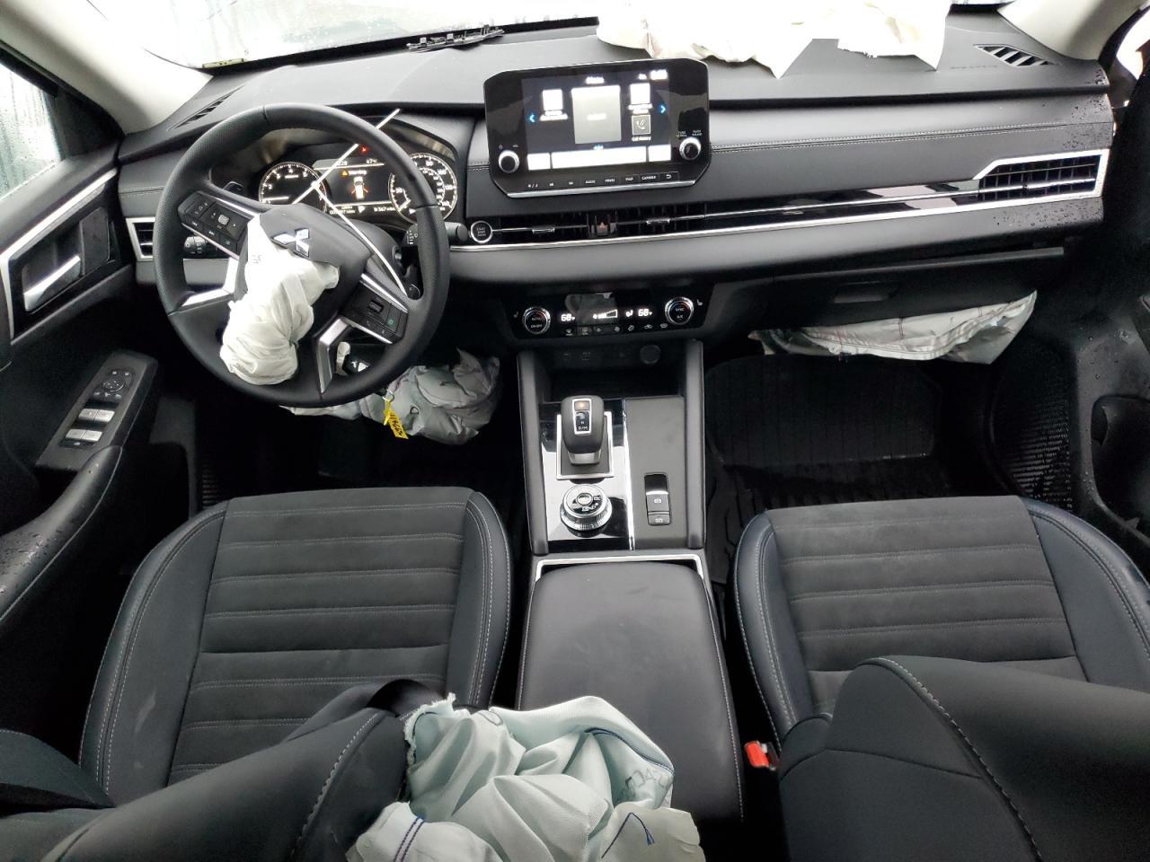 2024 MITSUBISHI outlander