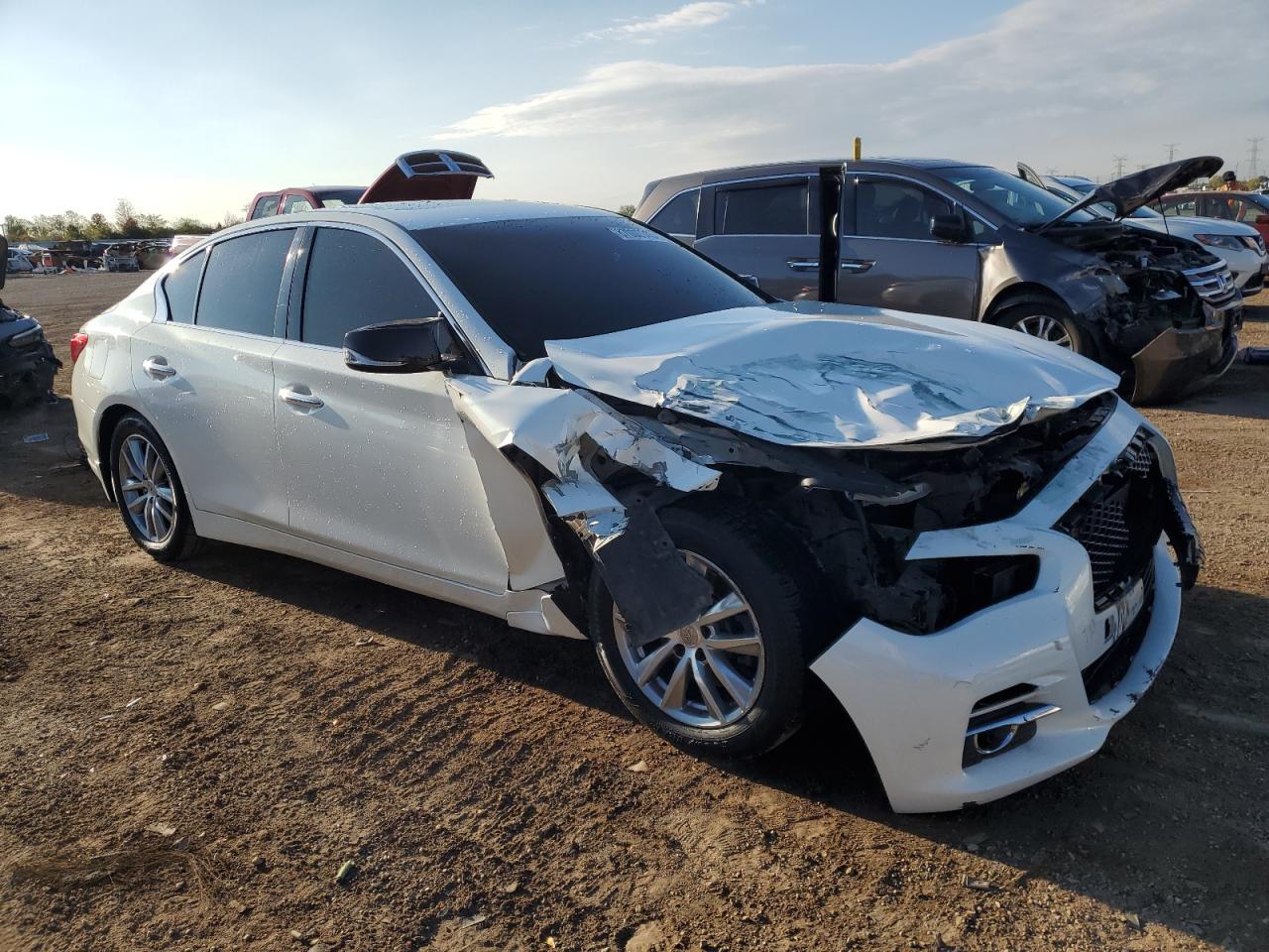 2015 INFINITI Q50
