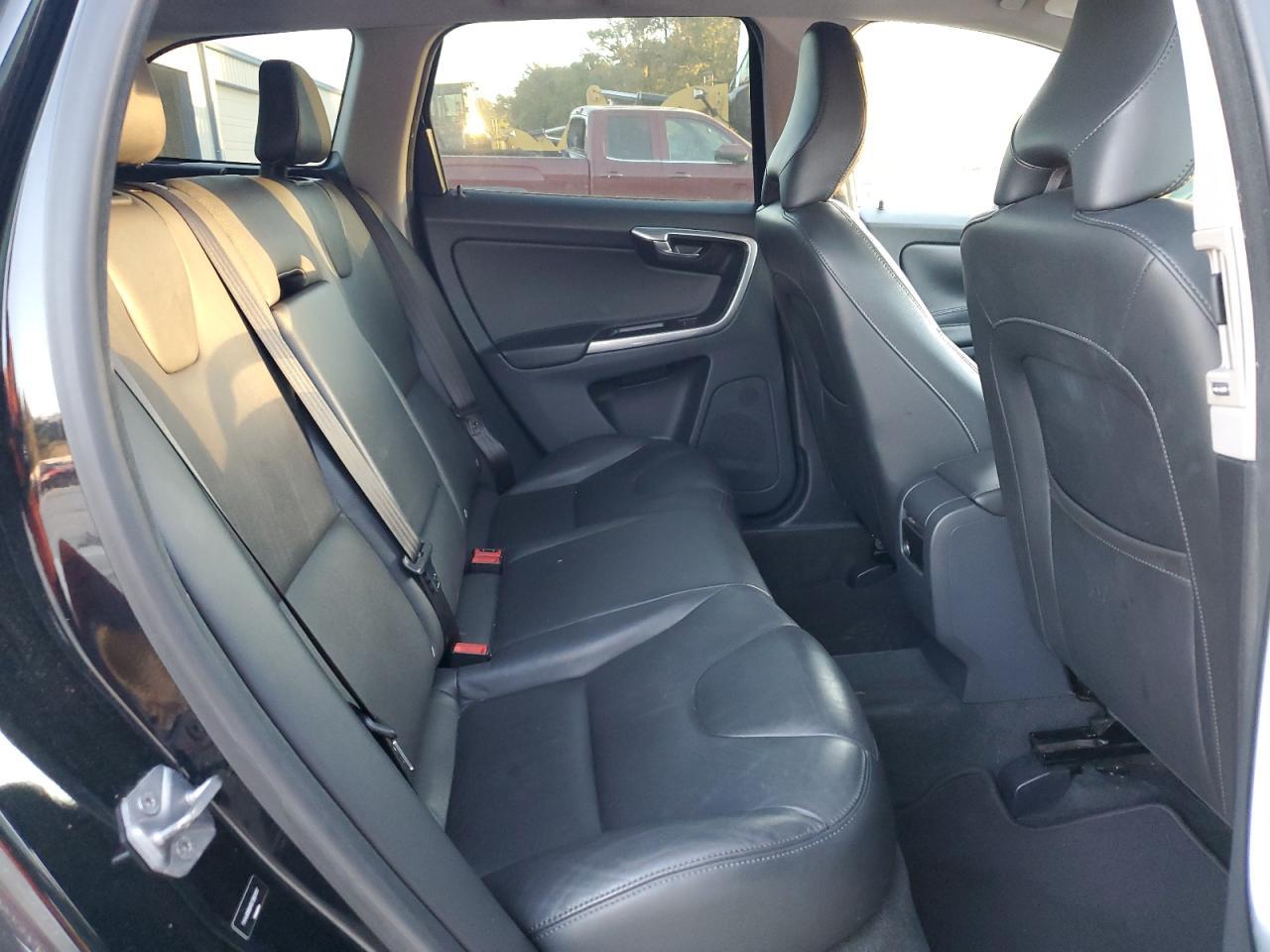 2015 VOLVO XC60