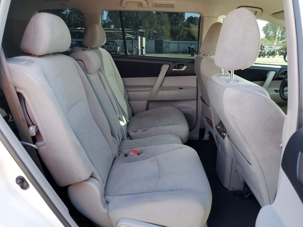 2013 TOYOTA HIGHLANDER