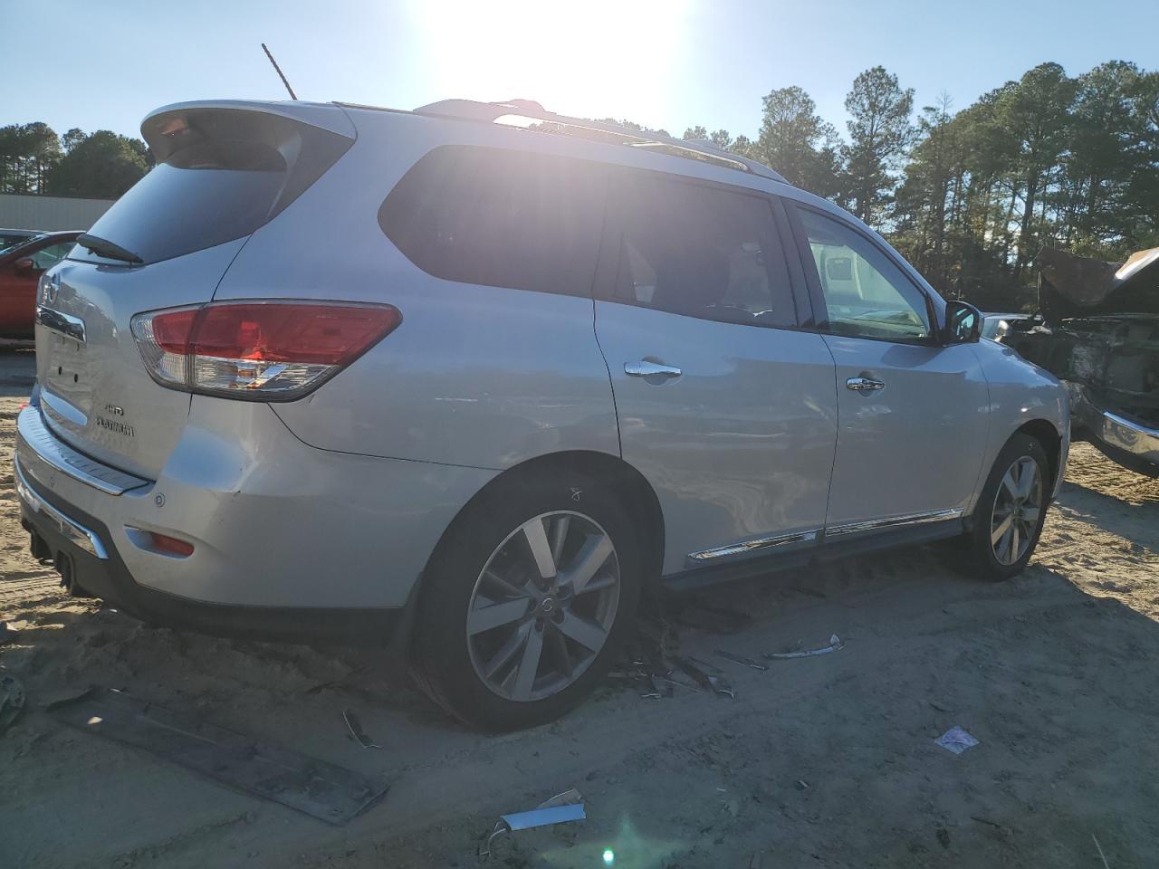 2014 NISSAN PATHFINDER