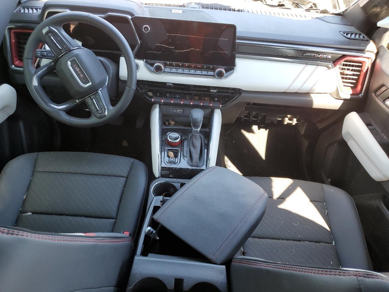 2024 GMC CANYON