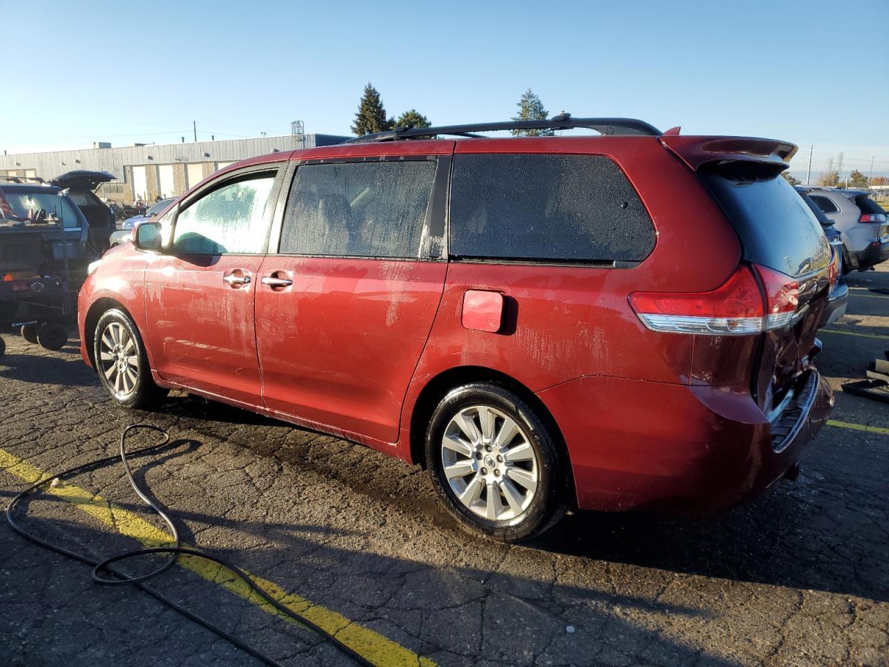2014 TOYOTA SIENNA