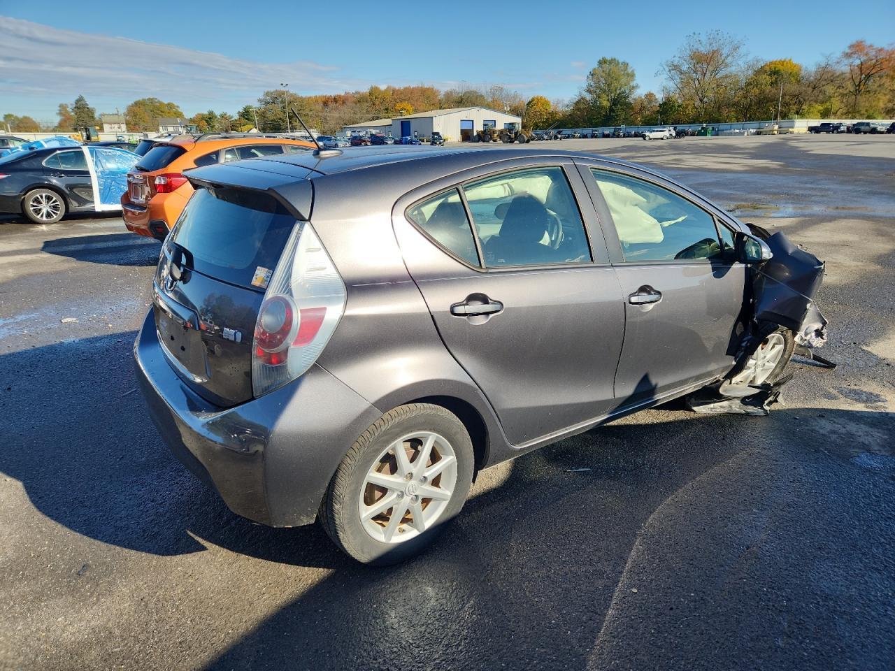 2013 TOYOTA Prius c