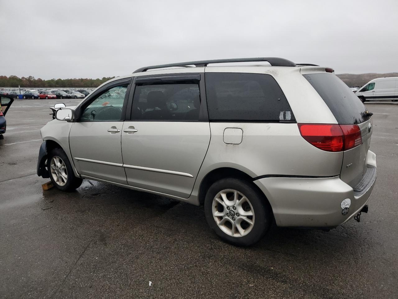 2004 TOYOTA SIENNA
