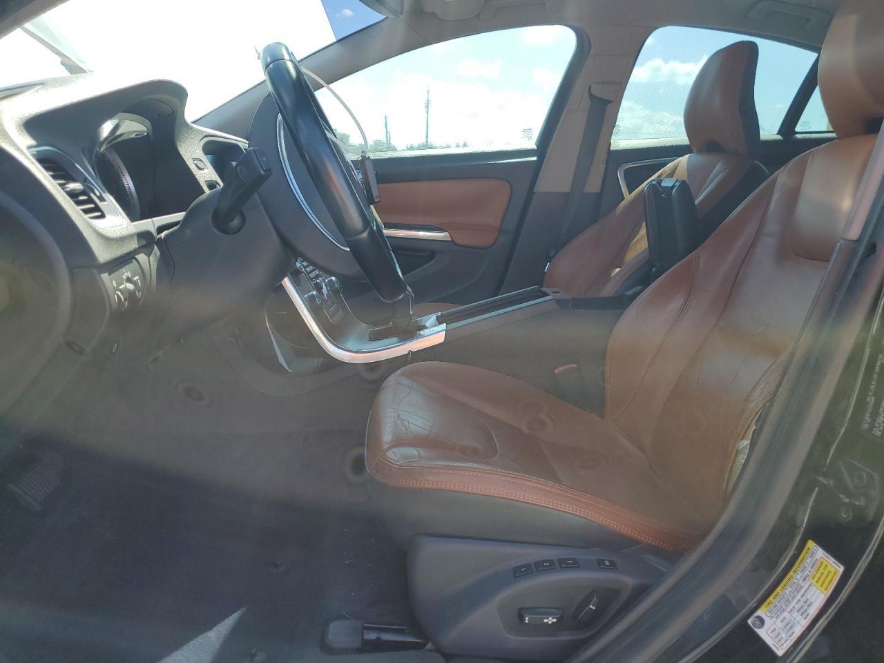 2013 VOLVO S60