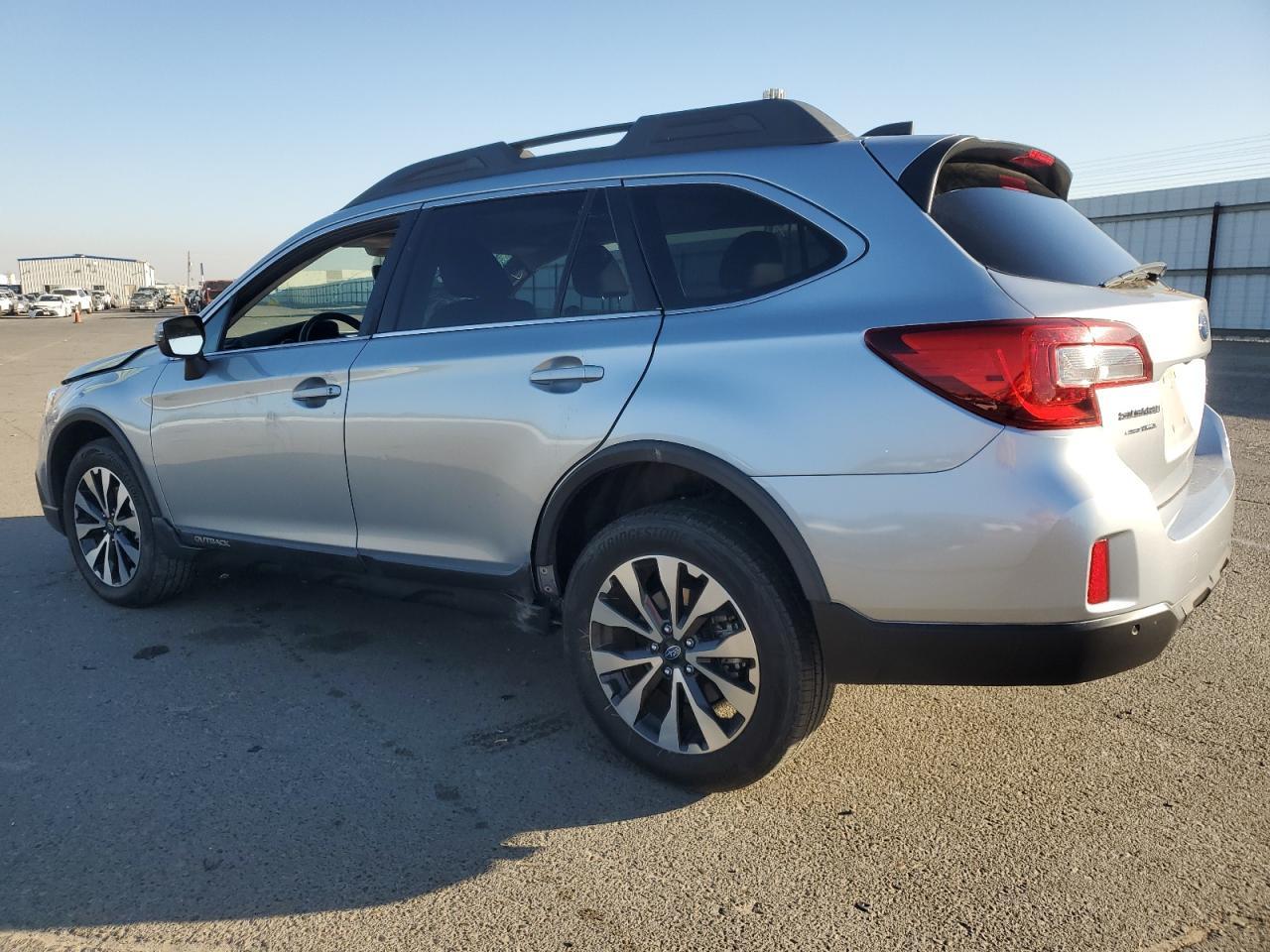 2017 SUBARU Outback