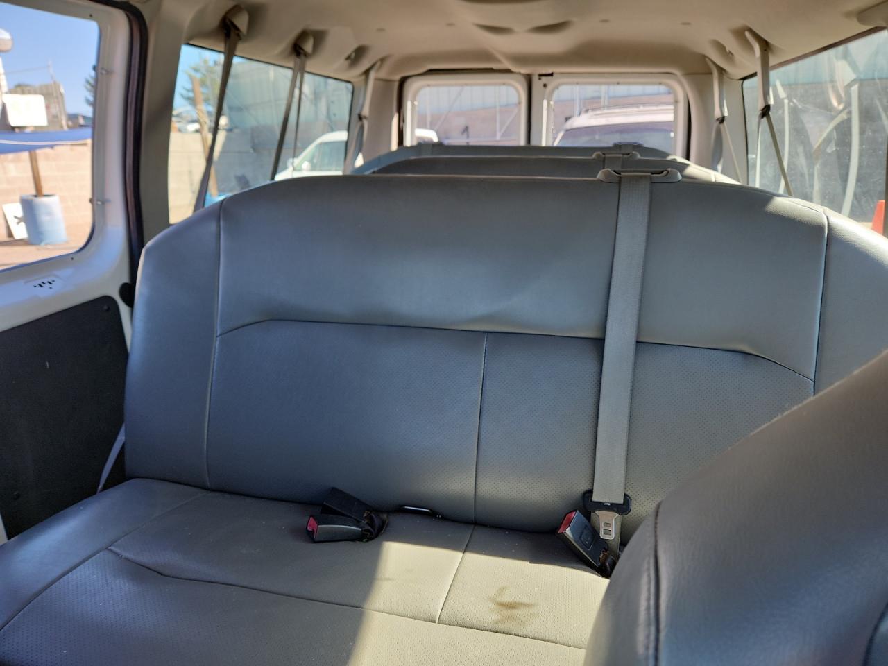 2009 FORD Econoline E350