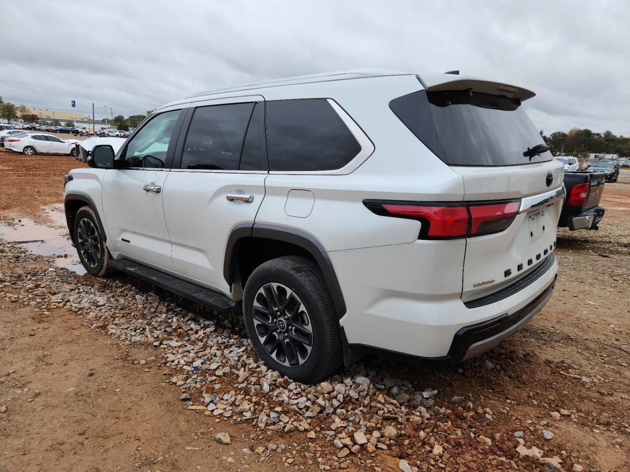 2024 TOYOTA Sequoia