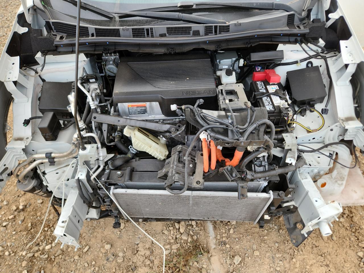 2022 NISSAN LEAF