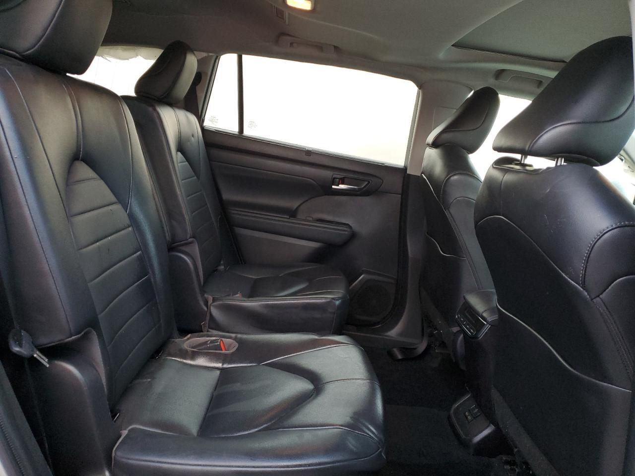 2022 TOYOTA HIGHLANDER