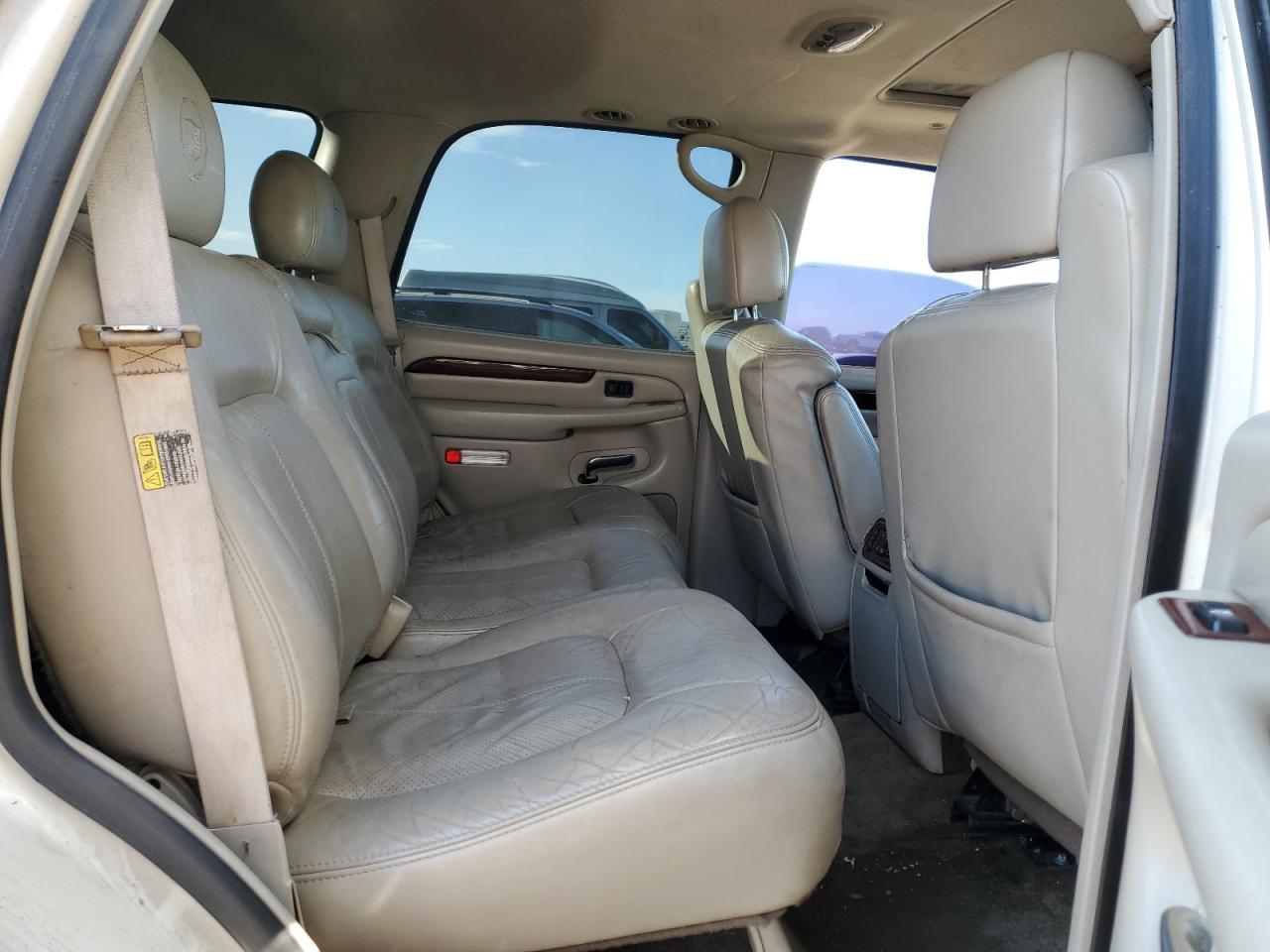 2002 CADILLAC ESCALADE