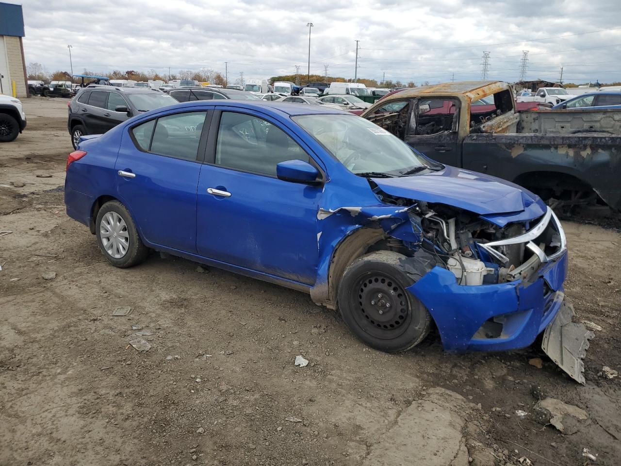 2017 NISSAN VERSA