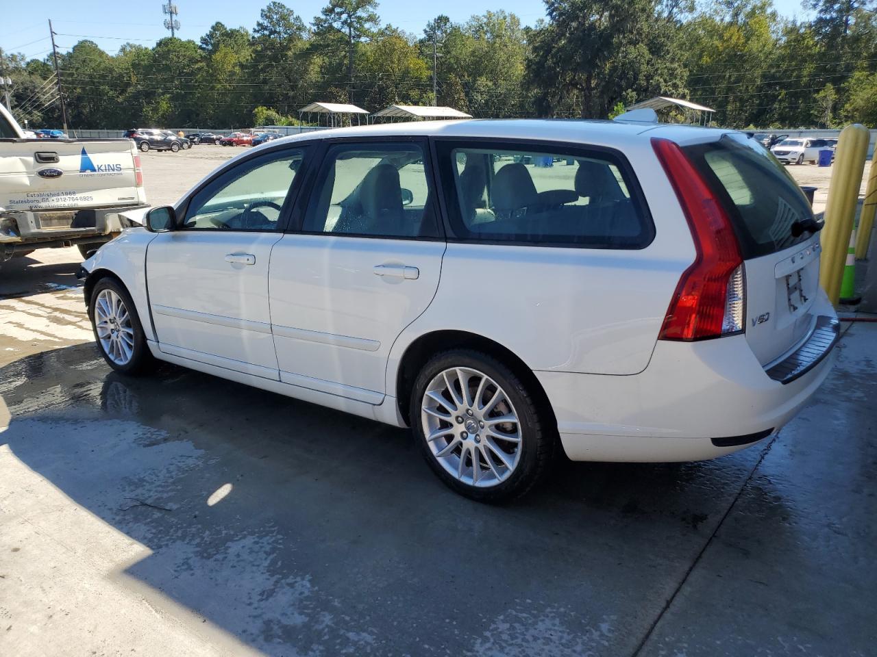 2009 VOLVO V50